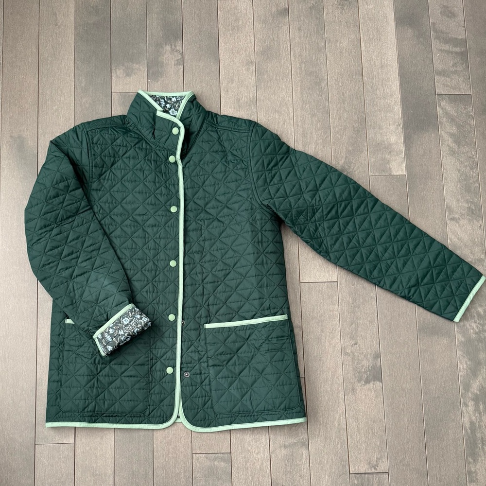 BRAND NEW, NEVER WORN! Lands’ End Reversible Quilted Green Jacket